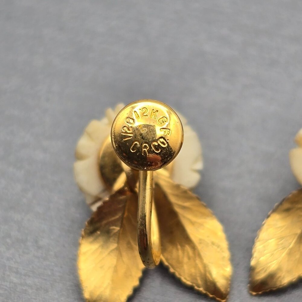 VTG Krementz Gold-Filled Carved Celluloid Rose Screw Back Earrings & Brooch Set - Picture 5 of 12